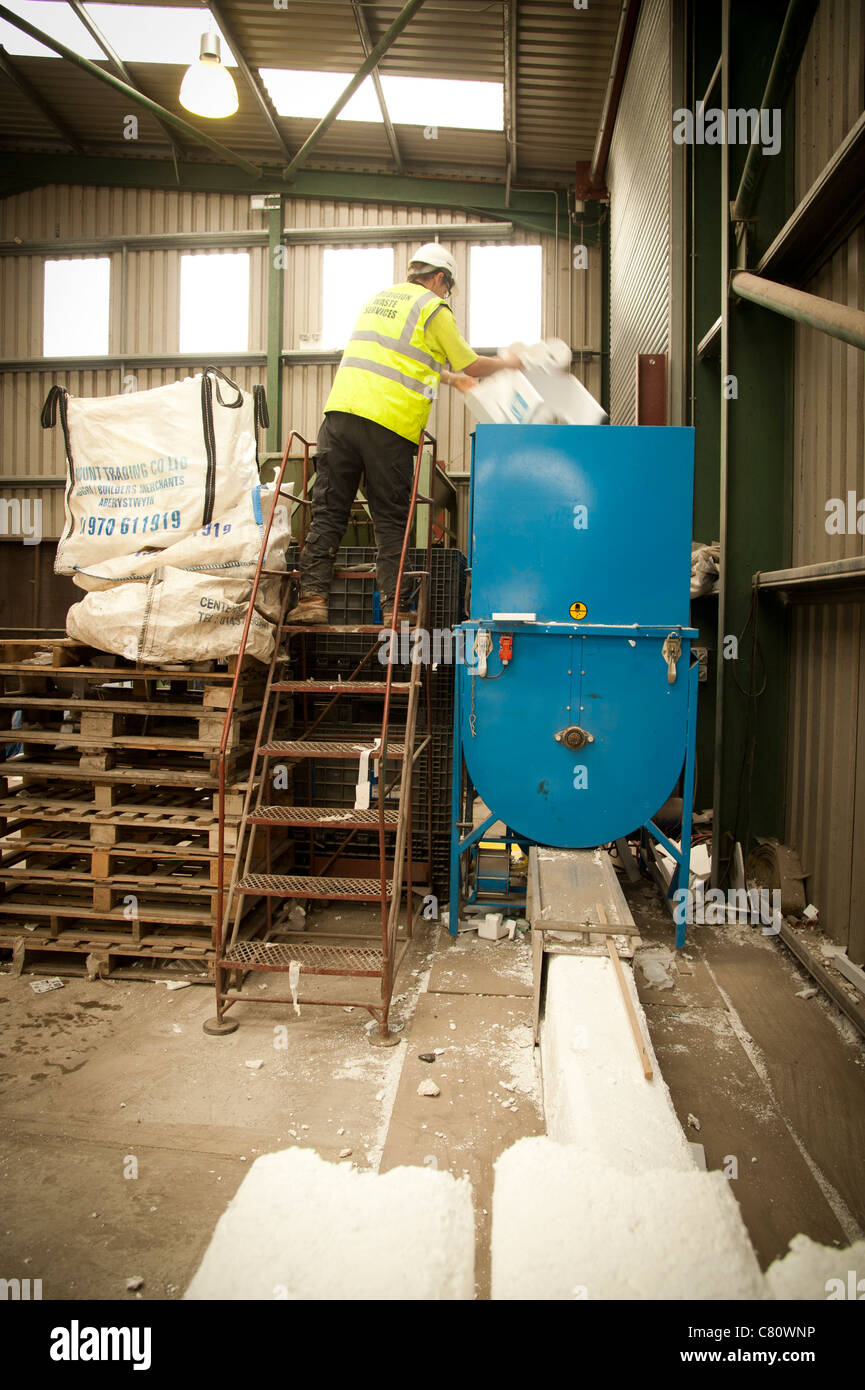 Compacting trash Banque de photographies et d’images à haute résolution ...