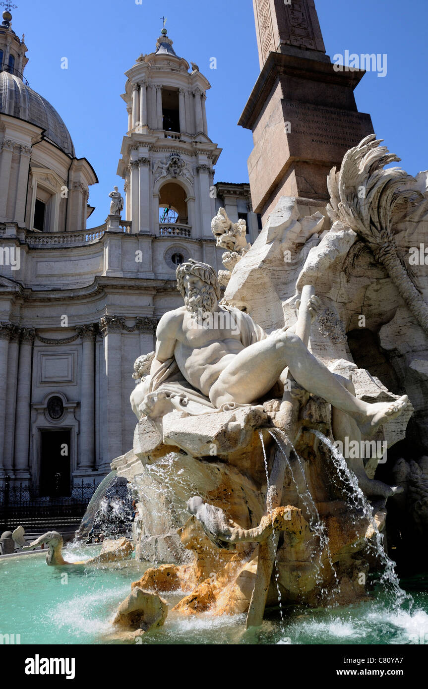 Fontana dei Quattro Fiumi, Fontaine des Quatre Fleuves, la Piazza Navona, Rome, Italie, Europe Banque D'Images