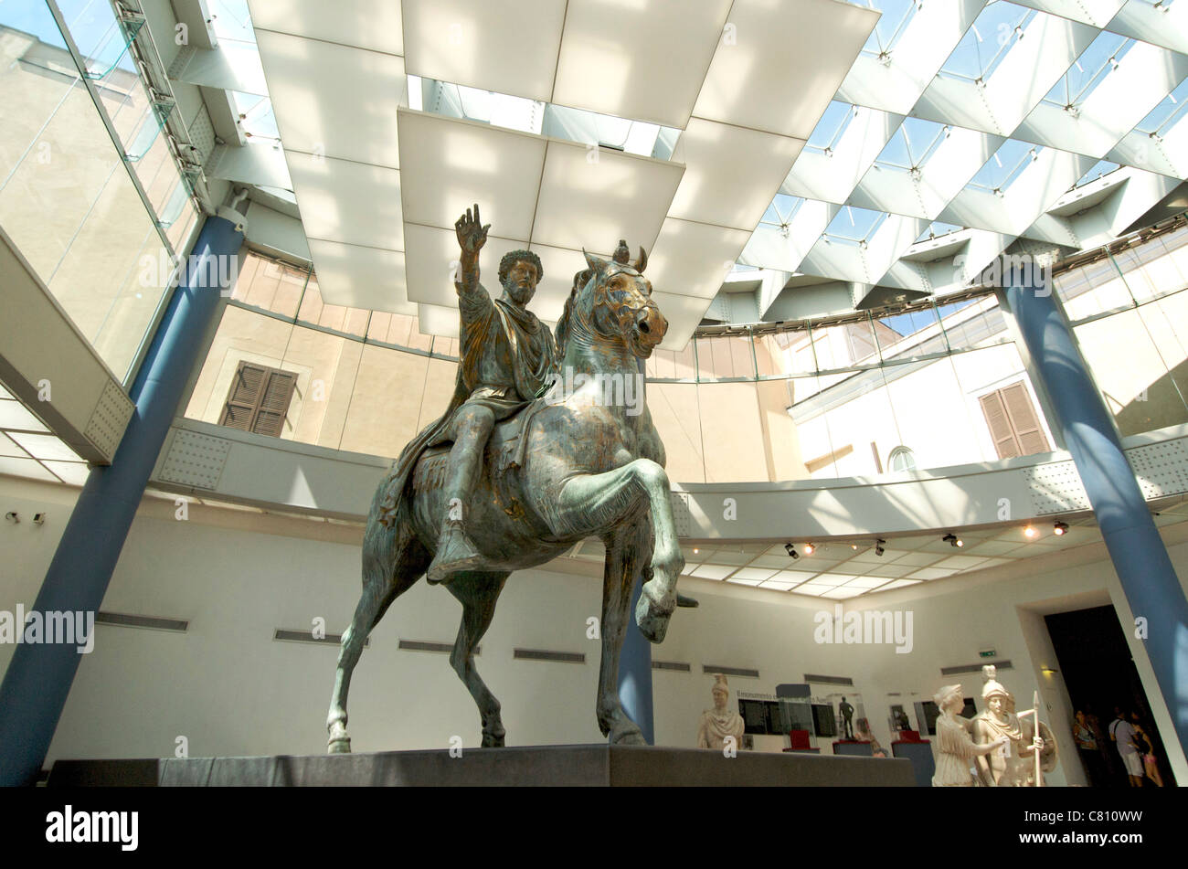 Statue équestre de Marc-aurèle dans les musées du Capitole, Rome, Italie, Europe Banque D'Images