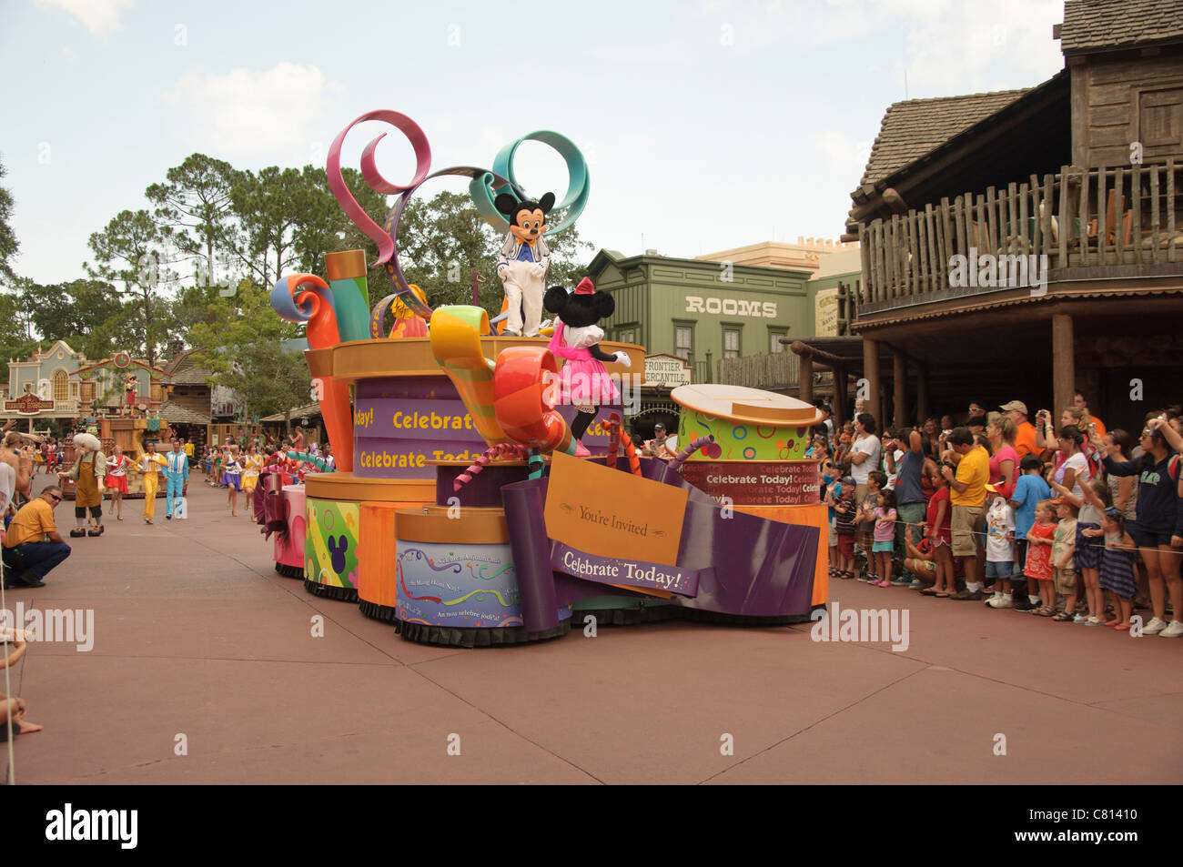Le royaume magique célébrer un rêve viennent vrai Mickey Mouse Minnie Mouse parade float Banque D'Images
