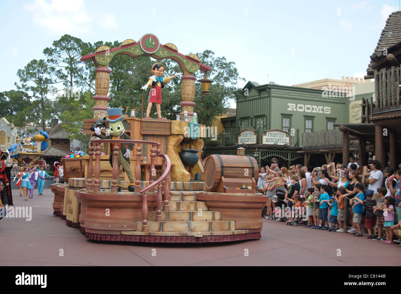 Walt Disney World Florida Magic Kingdom célébrer un rêve viennent vrai parade Jiminy Cricket Banque D'Images