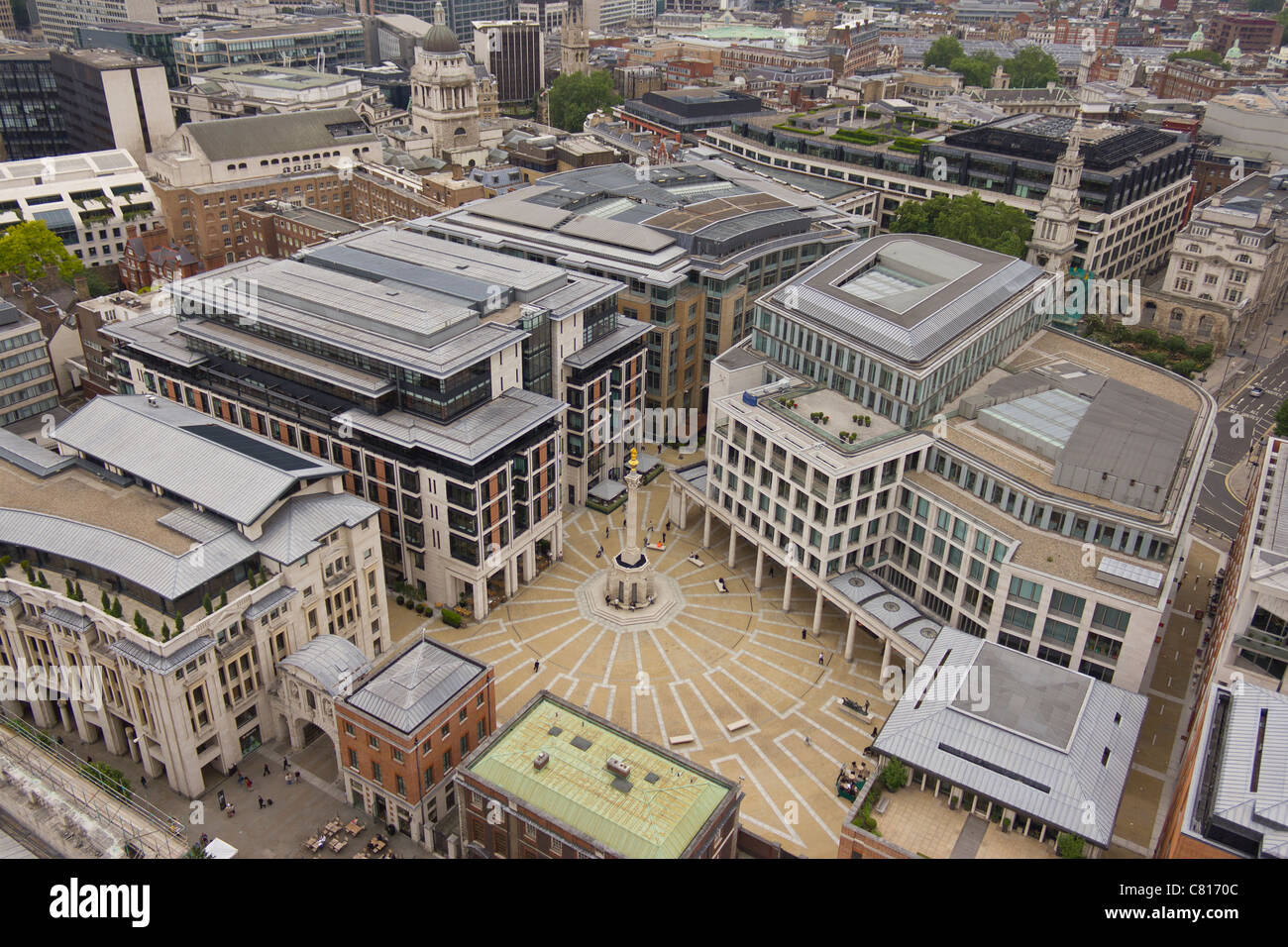 L'avis de Patermoster Square par le Royal Exchange à partir de la Cathédrale St Paul. Banque D'Images