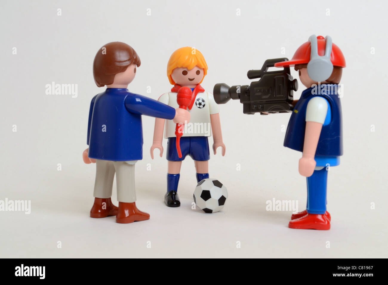 Playmobil Angleterre Football player joueur de football Interview TV journalisme journaliste cameraman pundit sports Banque D'Images