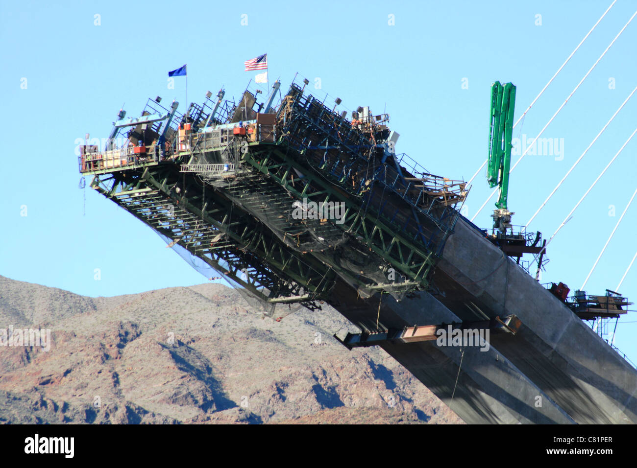 La construction sur le Nevada côté de la US-93 Hoover Dam bypass bridge en mars 2009 Banque D'Images