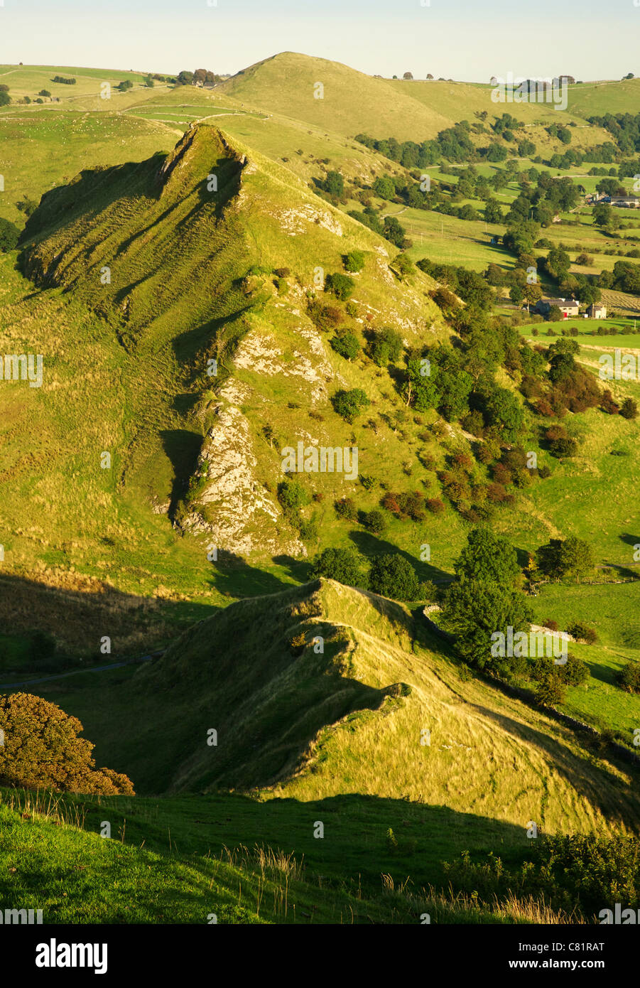 Vue depuis la colline de Chrome le long du dos du Dragon à crête Parkhouse Hill et dans le haut Wheeldon Derbyshire Peak District Banque D'Images