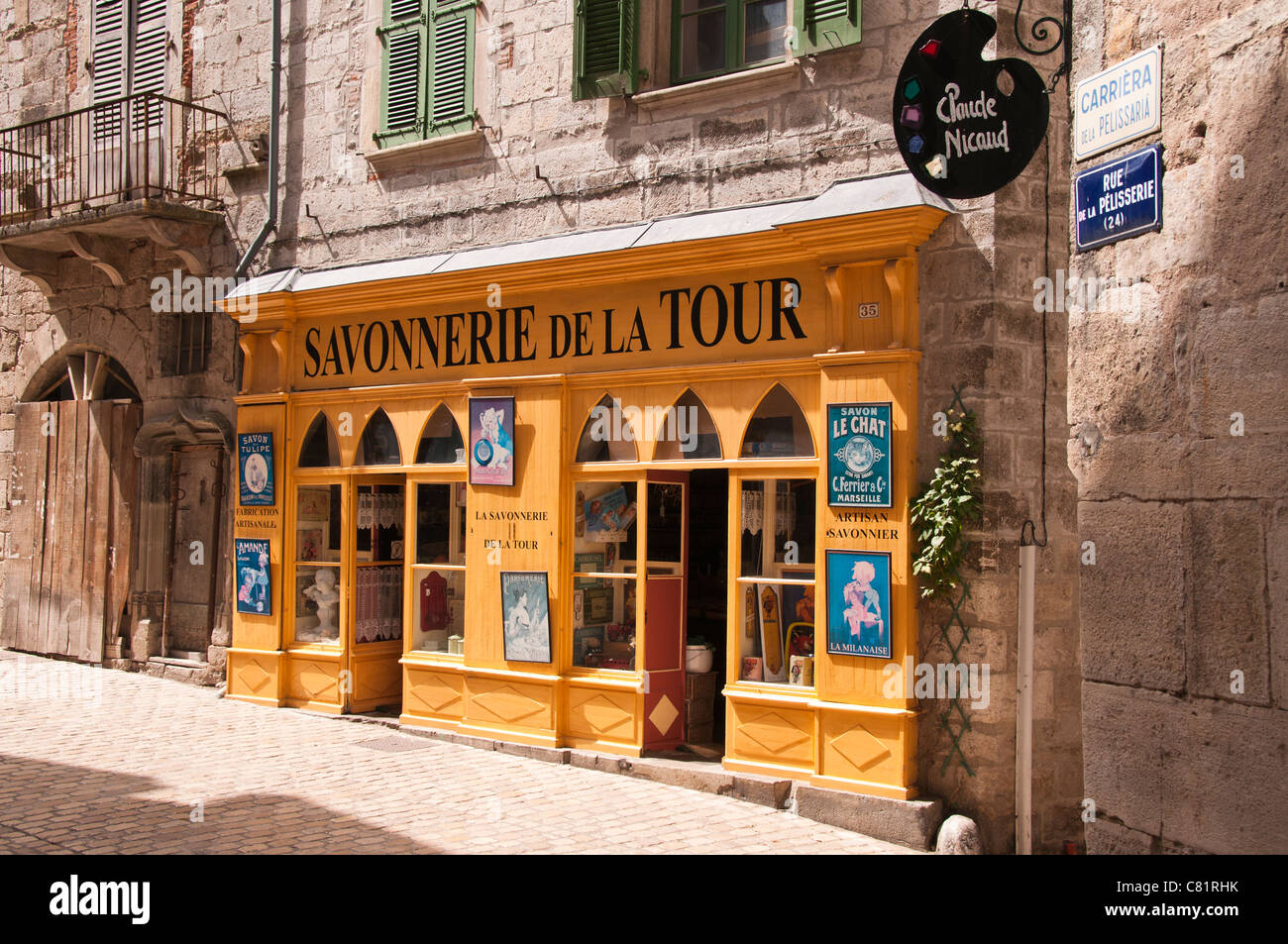 La boutique du savon, savonnerie, Place de la Halle, à St-Antonin Noble-Val, Tarn-et-Garonne, Midi-Pyrénées, France Banque D'Images