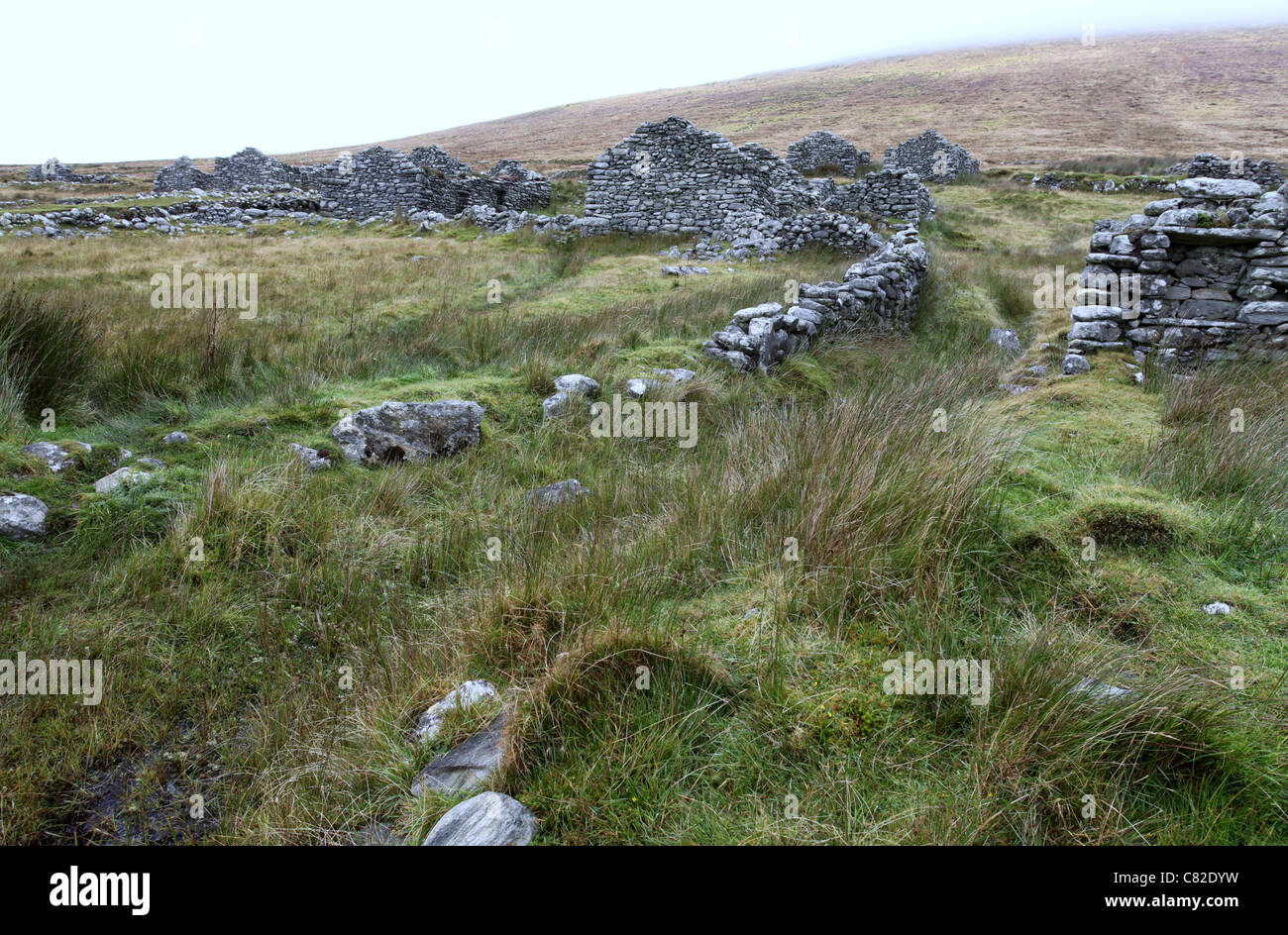 Le village abandonné de Slievemore sur Achill Island dans le comté de Mayo Banque D'Images