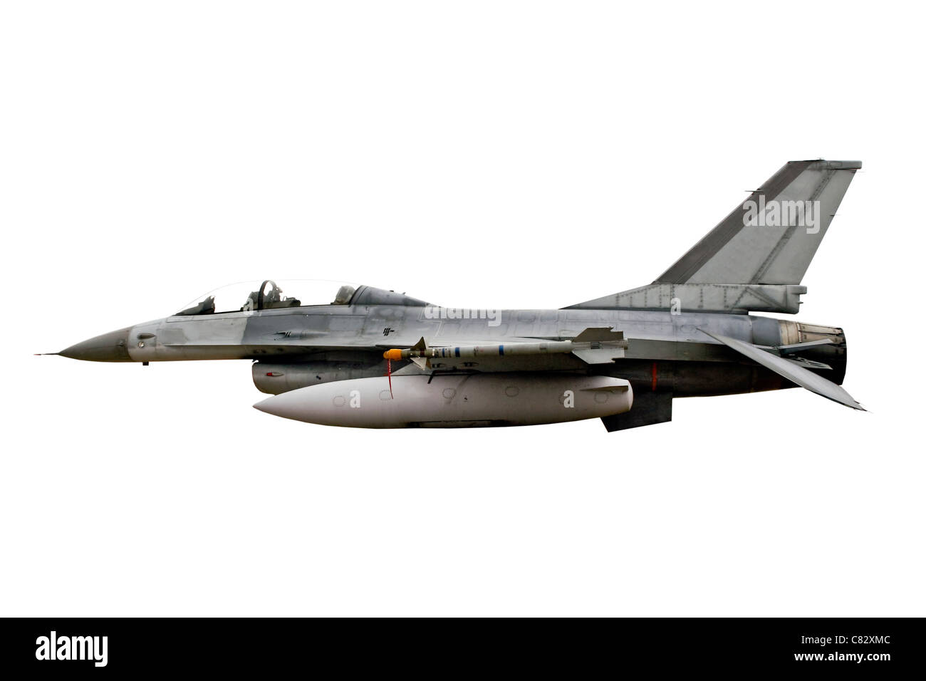 Isolé sur blanc coupé de F-16 Fighting Falcon de l'USAF Fighter Bomber Banque D'Images
