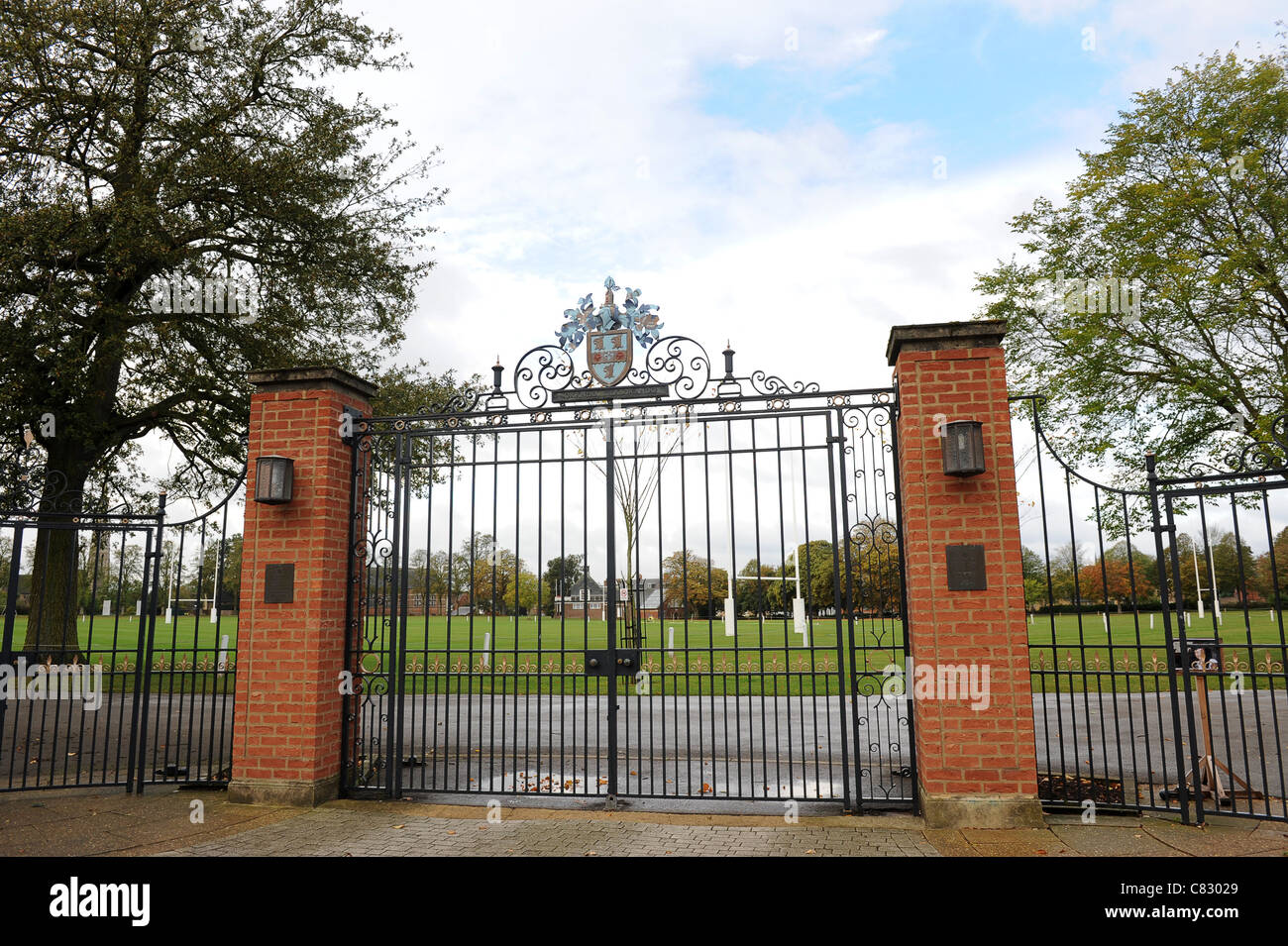 Les portes d'entrée de l'école de rugby Angleterre Warwickshire Uk Banque D'Images