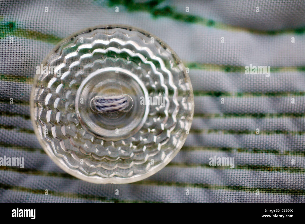 Carte de 12 boutons vintage 30 mm - Plastique vert tilleul années 50