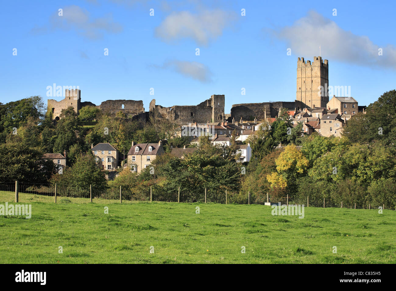 Remparts de la ville et château de Richmond, North Yorkshire, England, UK Banque D'Images