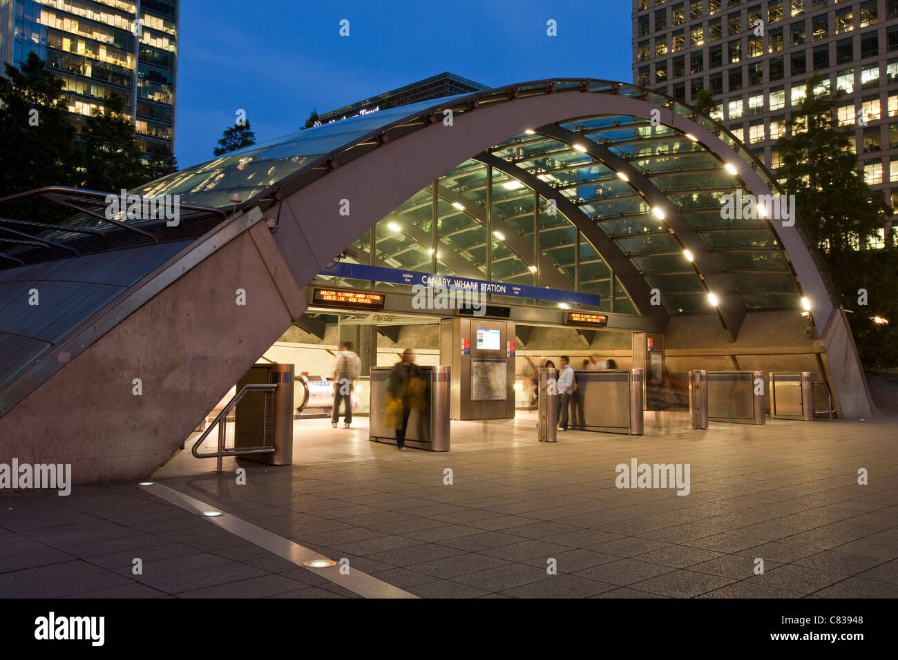 La station de métro Canary Wharf, Londres, Angleterre Banque D'Images