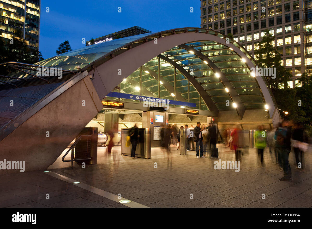 La station de métro Canary Wharf, Londres, Angleterre Banque D'Images