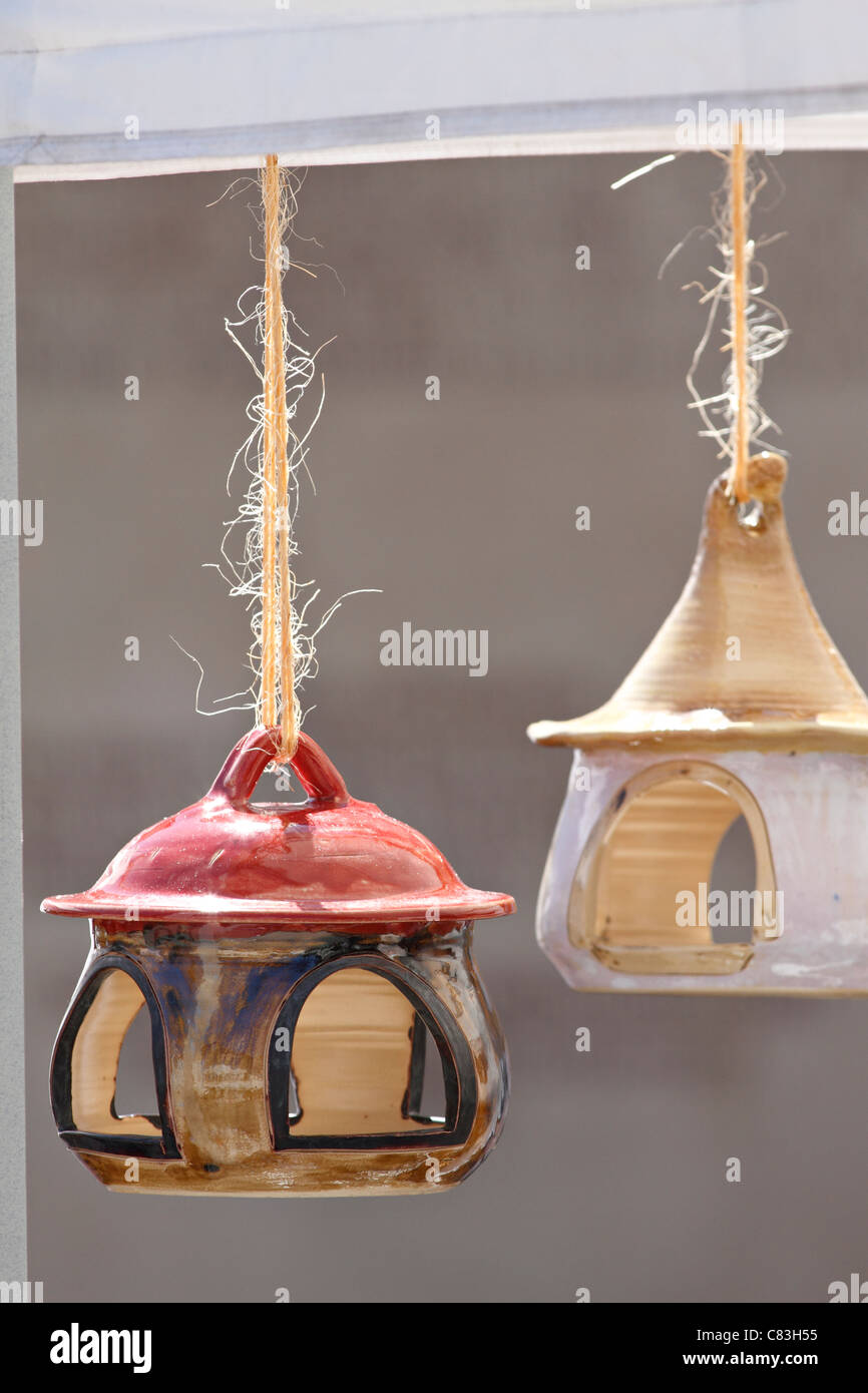 Lampes à huile céramique suspendus Banque D'Images