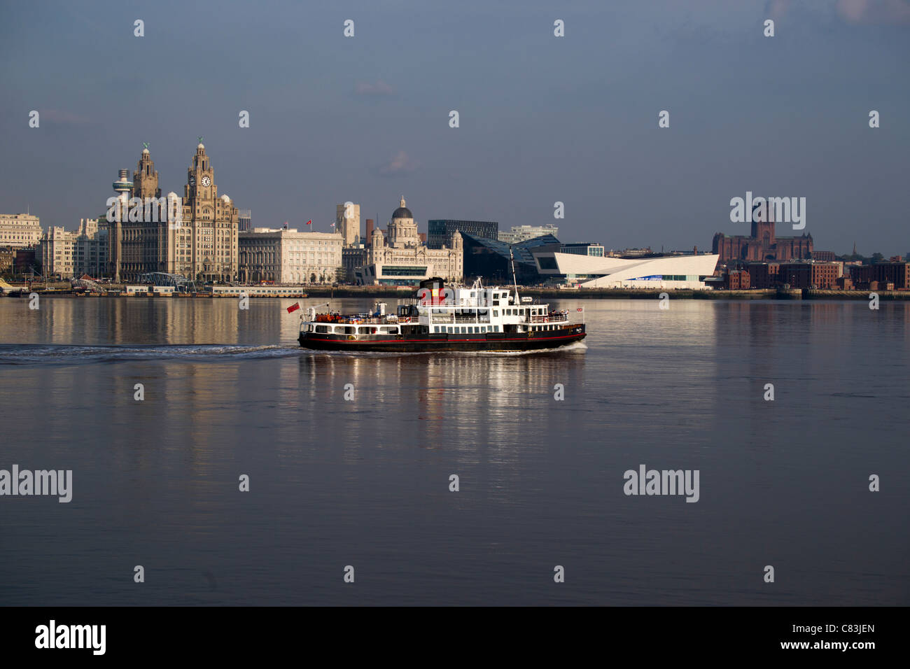 Le Queen Mary 2 visites Liverpool. Banque D'Images