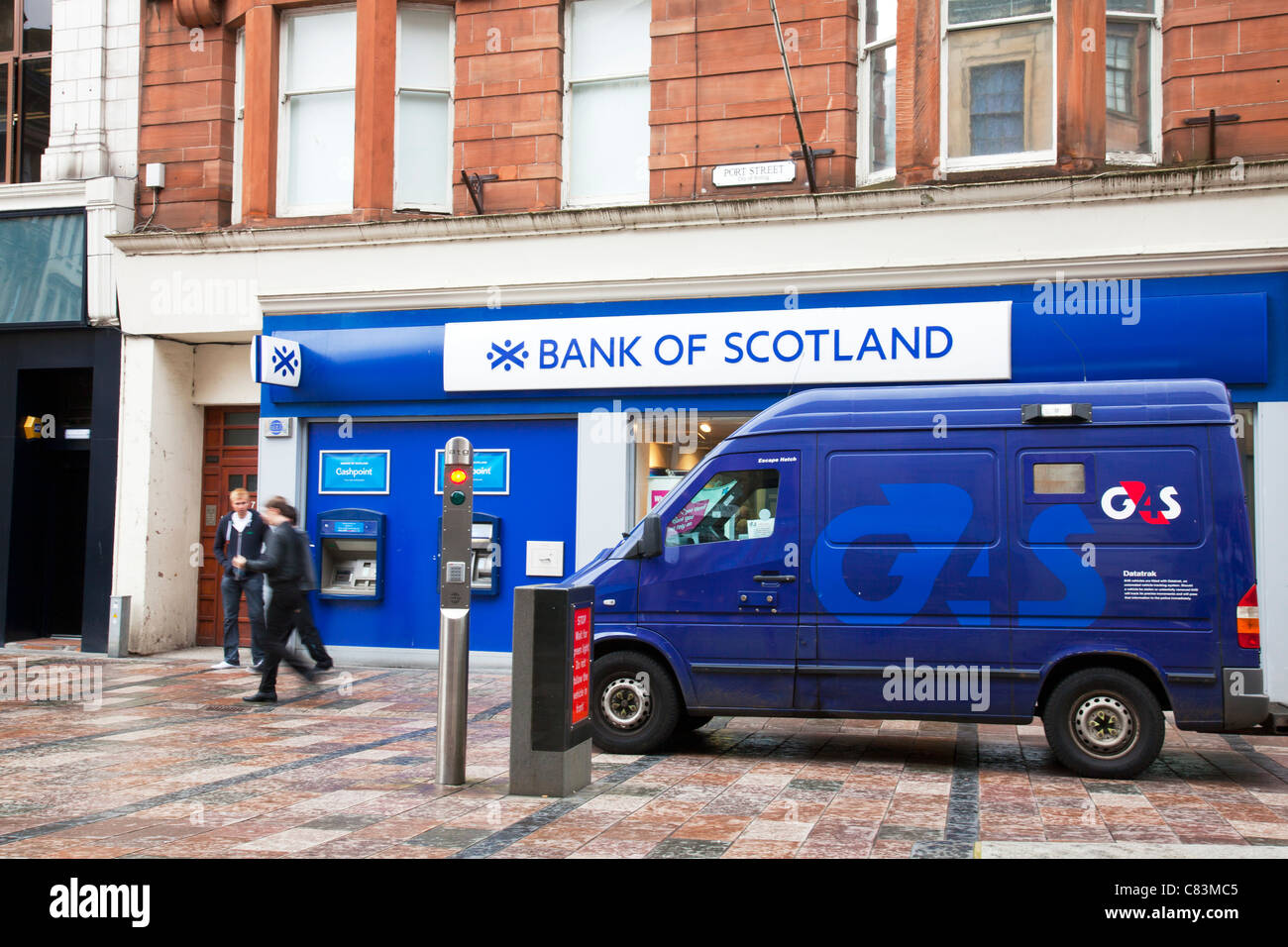 Bank of Scotland store avec sécurité groupe 4 van livraison hors à Stirling, Ecosse Banque D'Images