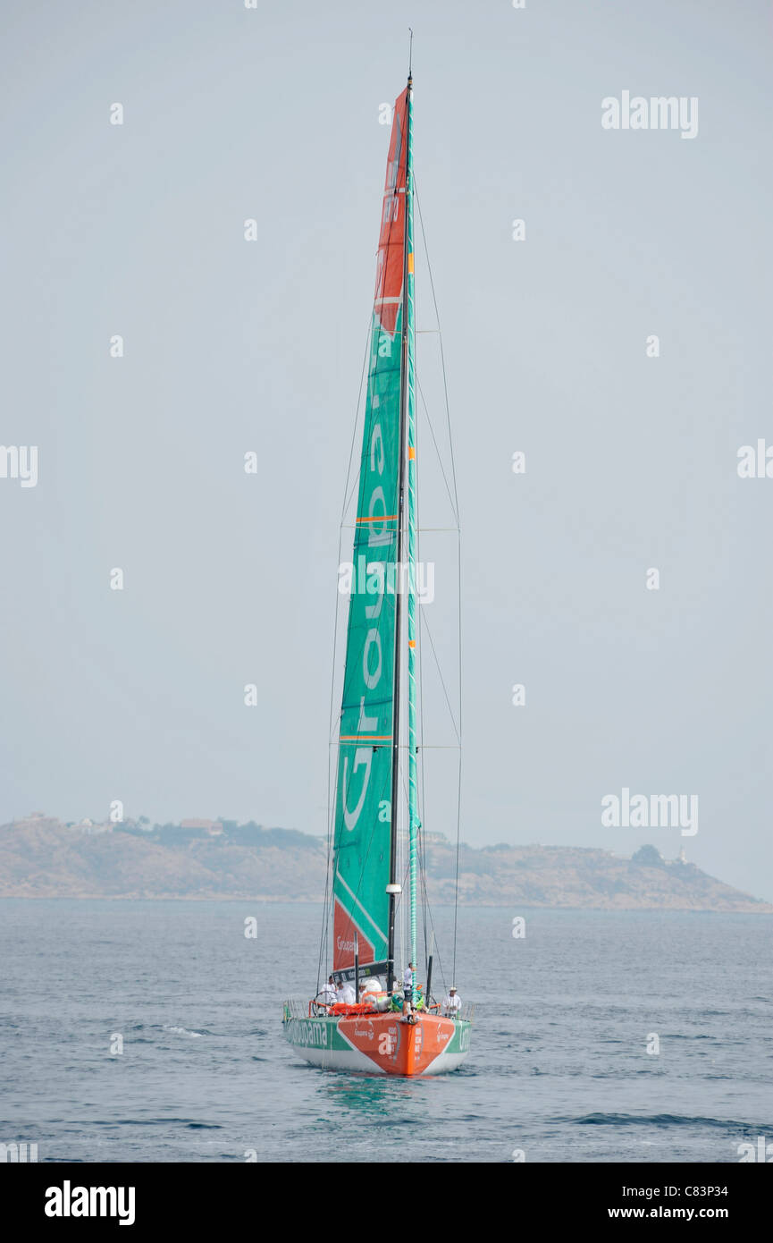 Le team Groupama pendant le procès de la Volvo Ocean Race dans la baie d'Alicante, Espagne Banque D'Images