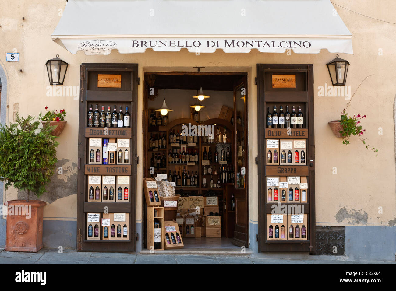 Boutique de vins, Montalcino, Toscane, Italie Banque D'Images
