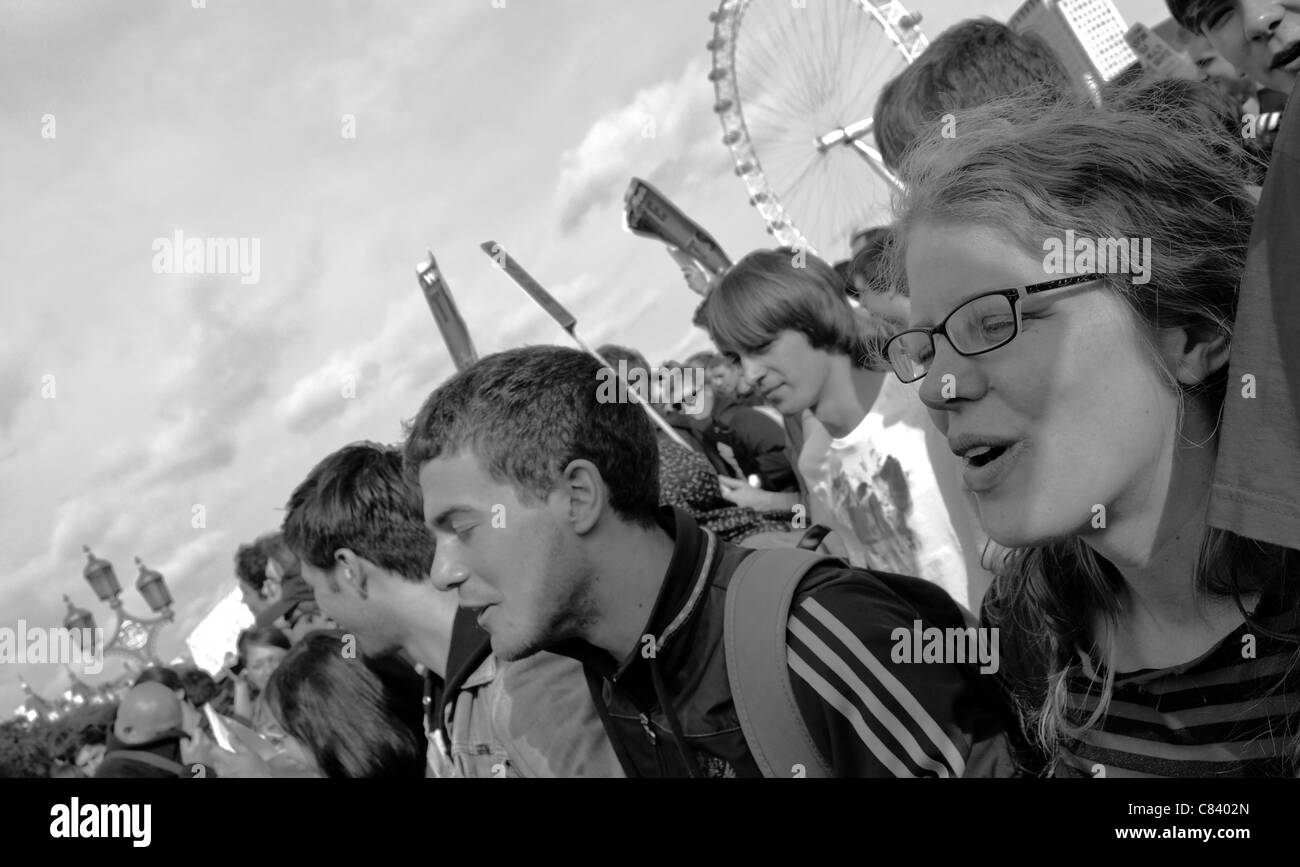 Le photojournalisme de l'Bridgedemo UKuncut le bloc à Westminster Bridge à Londres contre le projet de loi de réforme de l'ENM du gouvernement Banque D'Images