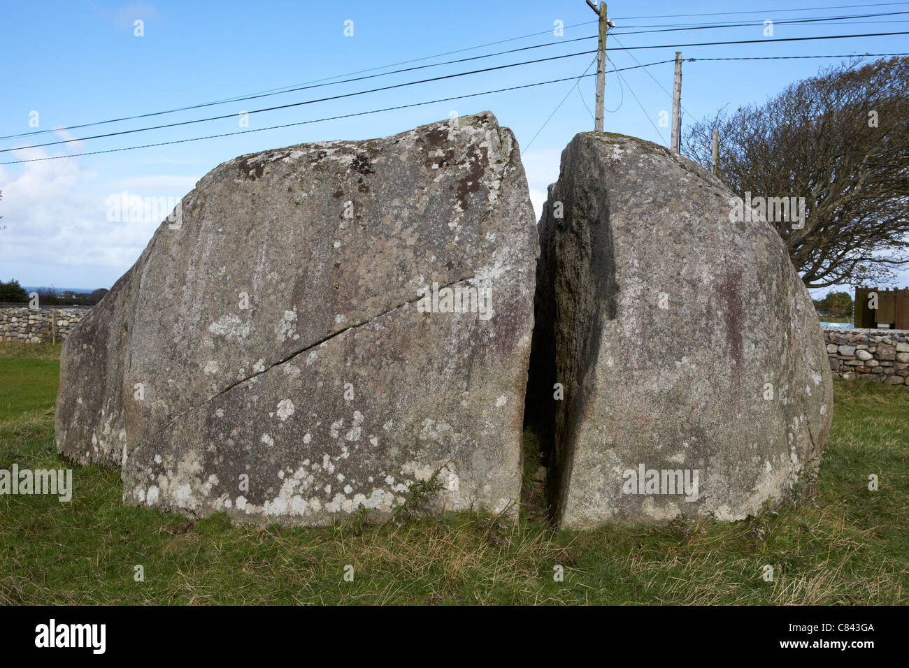 L'âge de glace rocher connu sous le nom de split rock dans kileenduff easkey Comté de Sligo en république d'Irlande. Banque D'Images