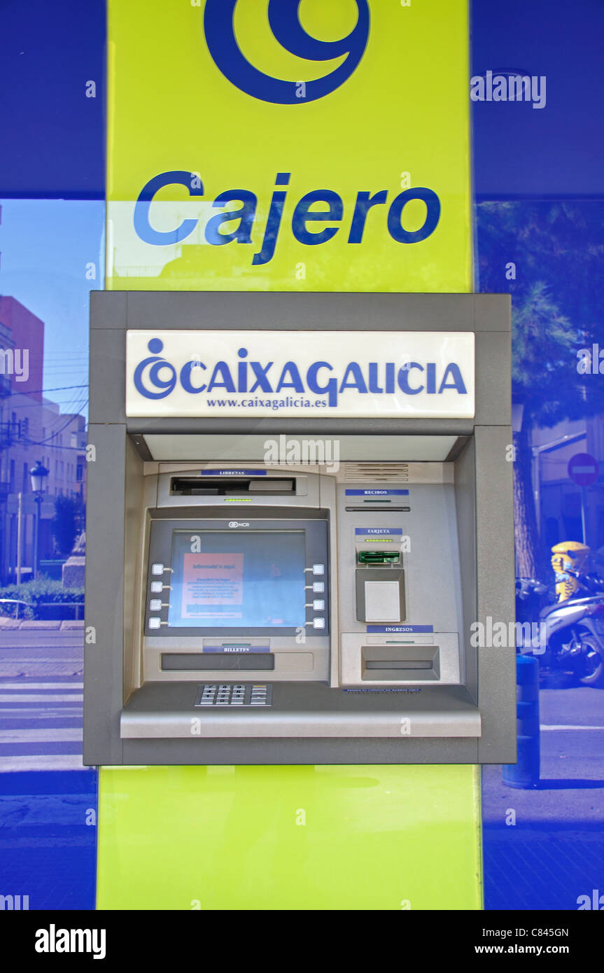 Cajero machine ATM, Placa Catalunya, Reus, province de Tarragone, Catalogne, Espagne Banque D'Images