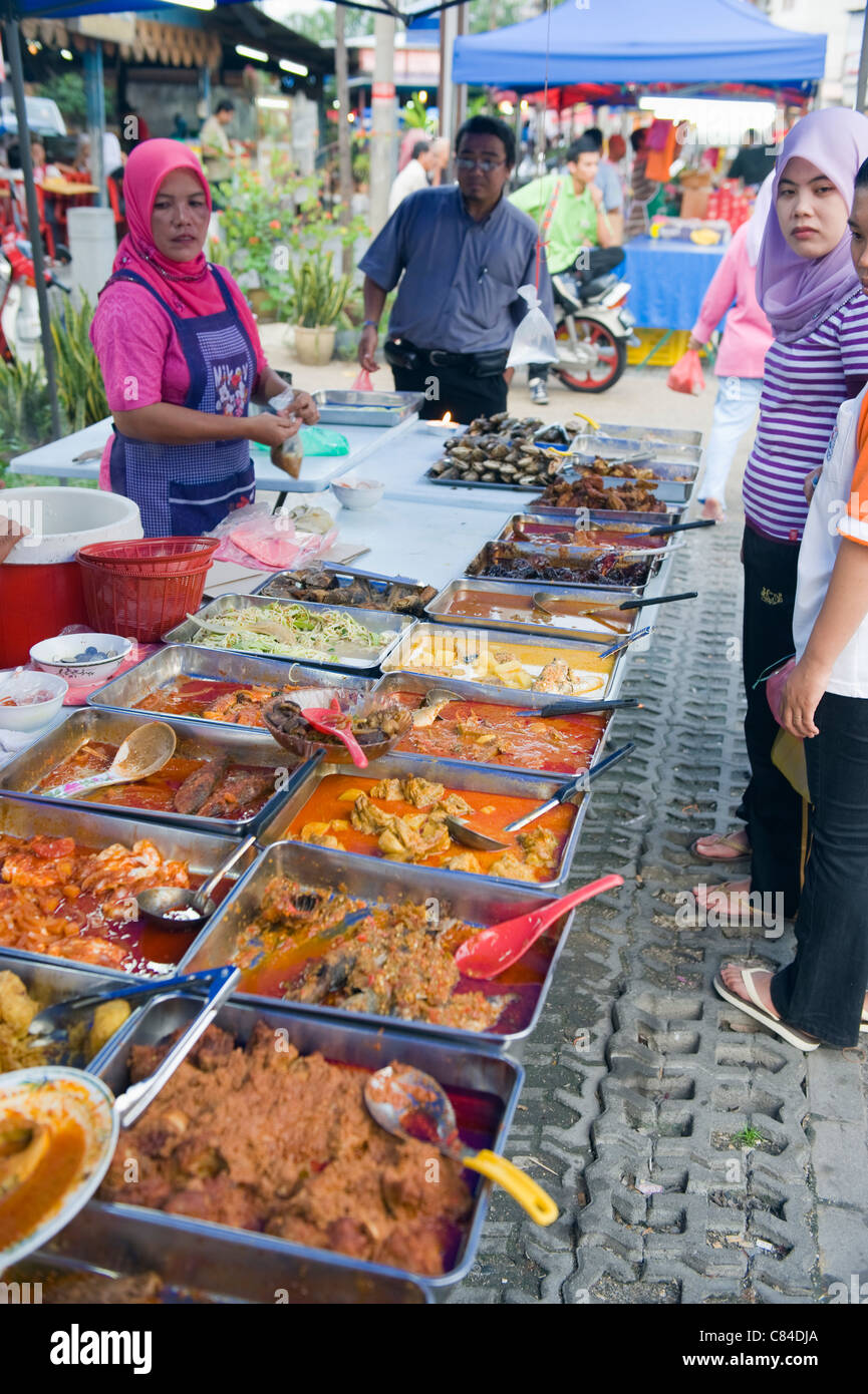 Ramadan stands de nourriture, Kampung Baru, Kuala Lumpur, Malaisie, Asie du Sud Est Banque D'Images