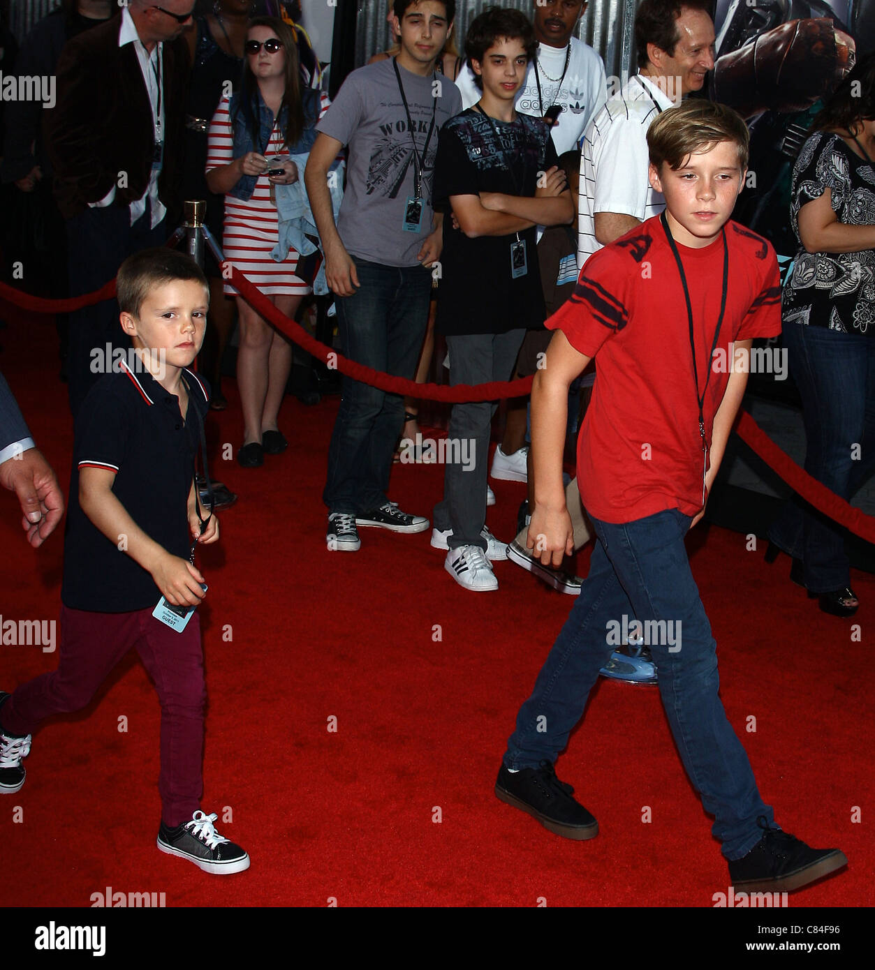 CRUZ BECKHAM & BROOKLYN BECKHAM REAL STEEL. Première mondiale. UNIVERSAL CITY CALIFORNIA USA 02 Octobre 2011 Banque D'Images