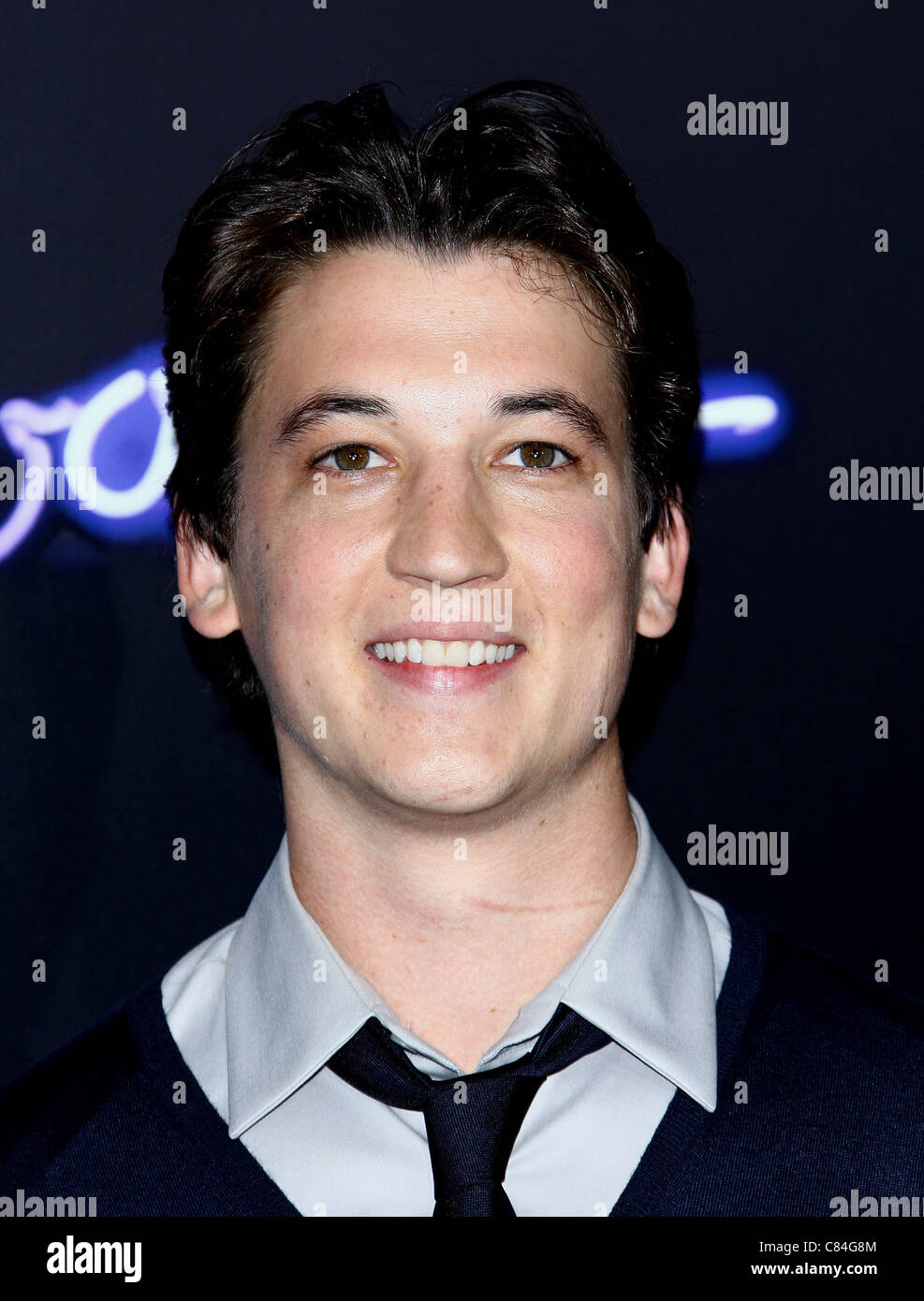 MILES TELLER de toute attache. LOS ANGELES PREMIERE. LOS ANGELES CALIFORNIA USA 03 Octobre 2011 Banque D'Images