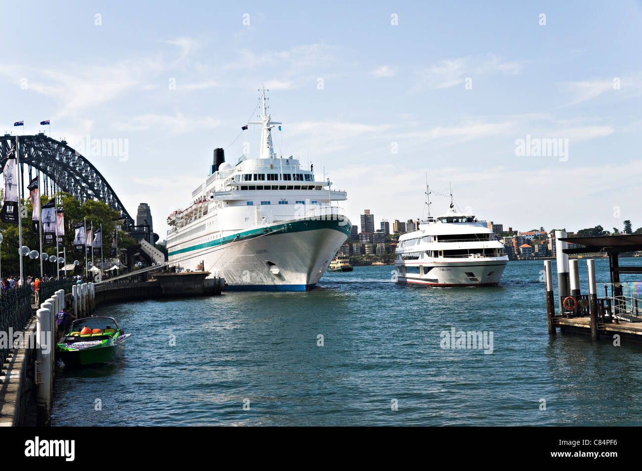Le Phoenix Reisen exploité Cruise Ship Albatros accosté au terminal passagers d'outre-mer dans le port de Sydney , Australie Banque D'Images