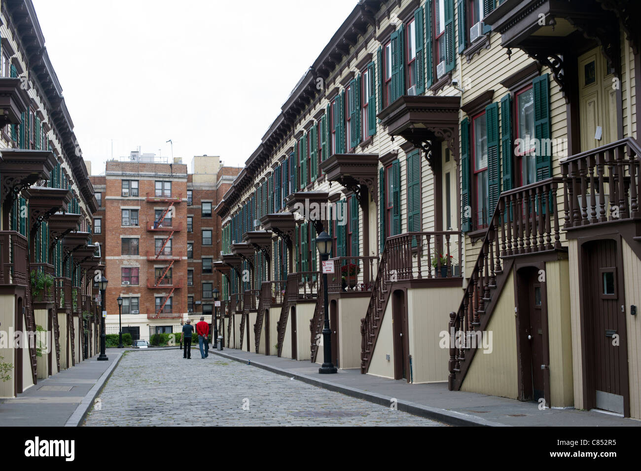 Les maisons en rangée sur Sylvan Terrace datant de 1882 font partie de l'Arrondissement historique Jumel exposée à New York Banque D'Images