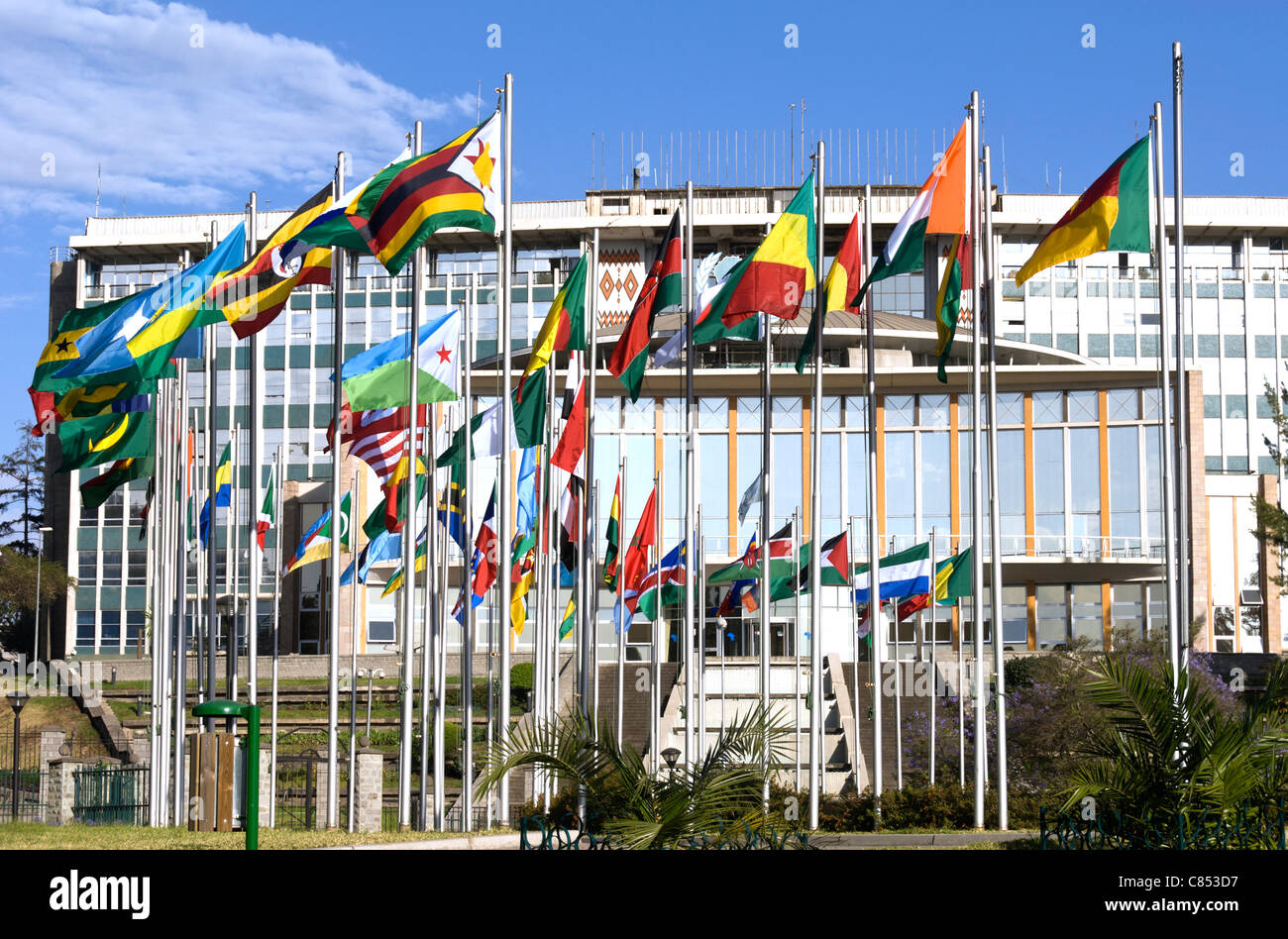 Elk200-1039 Éthiopie, Addis-Abeba, l'Afrique, 1961 Hall avec des drapeaux de l'Afrique Banque D'Images