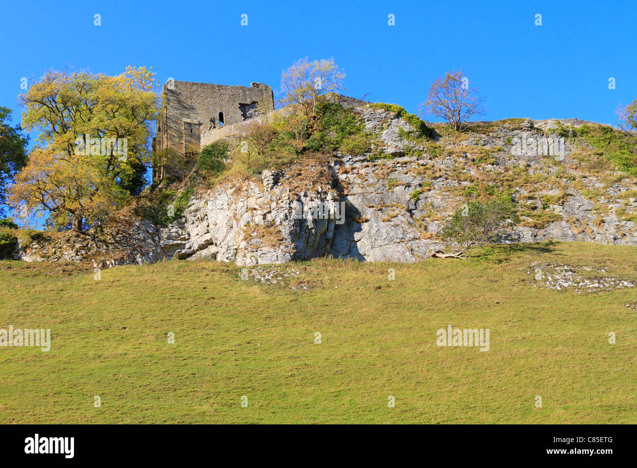 Château de Peveril dans Cave Dale, Castleton, Derbyshire, Peak District National Park, Angleterre, Royaume-Uni. Banque D'Images