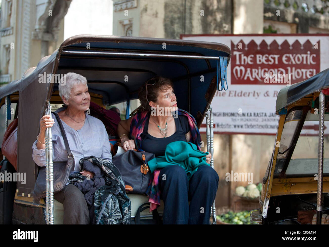 Le MEILLEUR HÔTEL MARIGOLD EXOTIQUES TCF 2012 film avec de gauche Judi Dench et Celia Imrie Banque D'Images