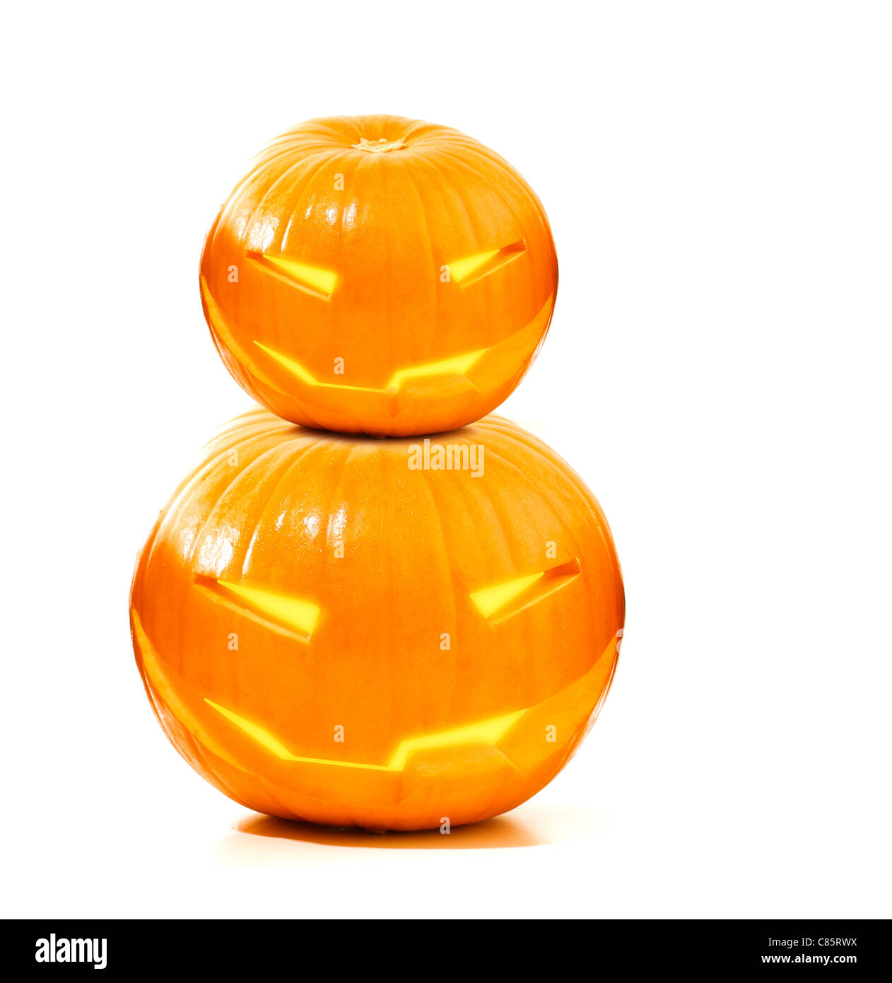 Halloween citrouille isolé sur fond blanc, traditionnel spooky jack-o-lantern, american automne maison de vacances Banque D'Images