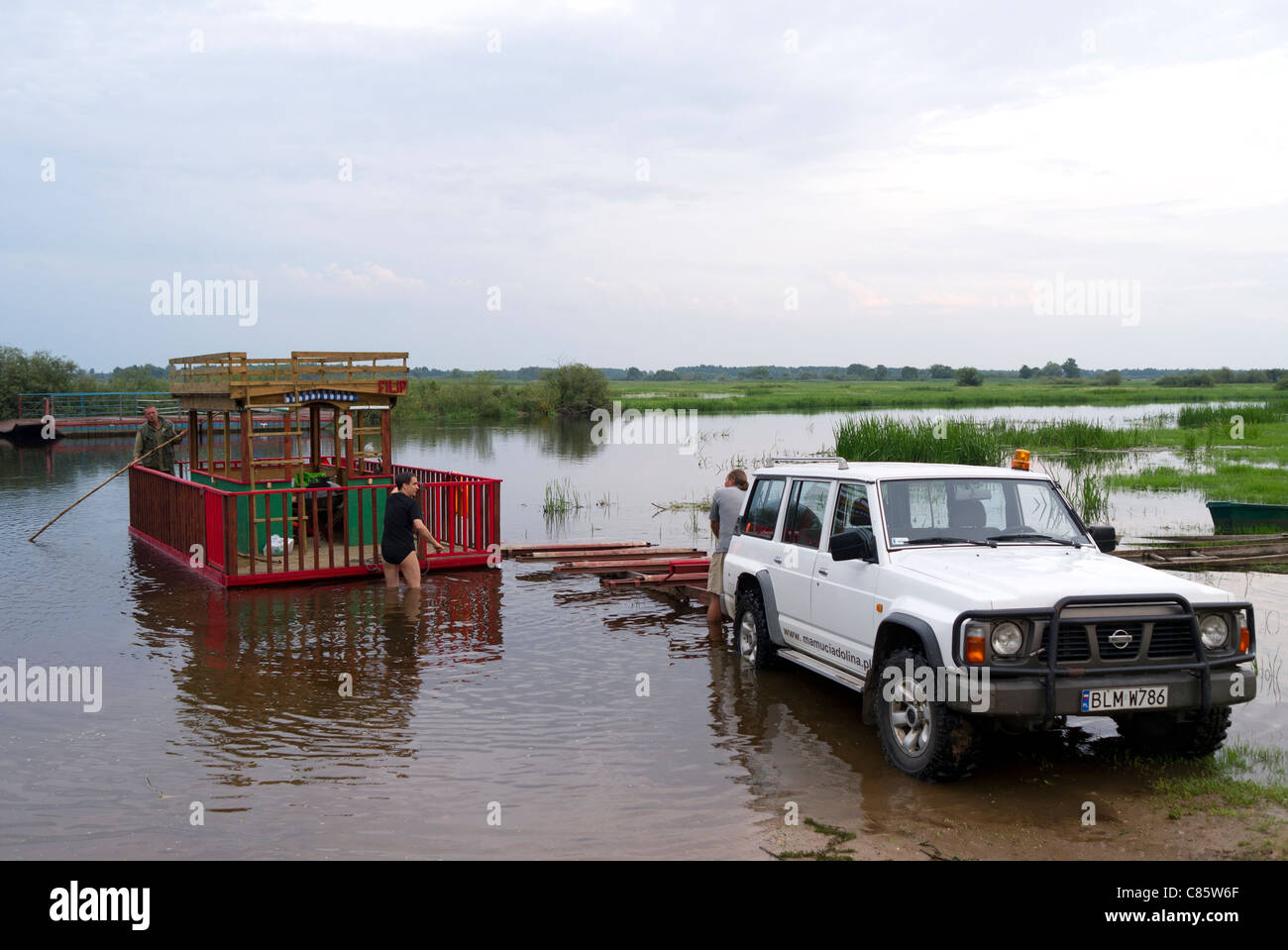 Pologne, Parc National de la rivière Biebrza, la vallée de mammouth (Mamucia Dolina) série en cours de récupération de l'eau Banque D'Images