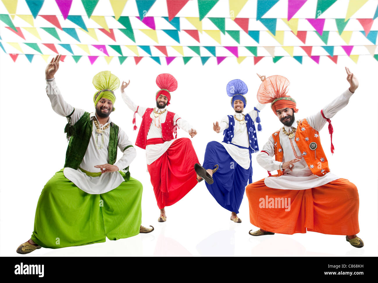 Les hommes sikhs dancing Banque D'Images