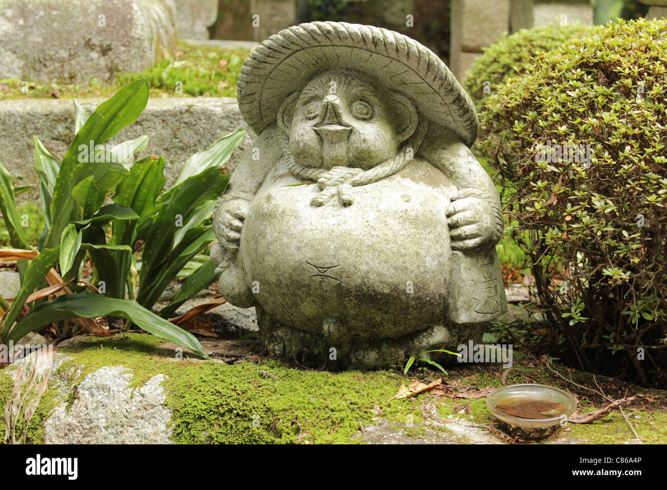 Sculpture japonaise de Tanuki Photo Stock Alamy