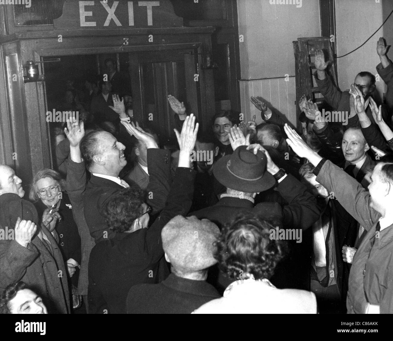 OSWALD MOSLEY (1896-1980) Anglais Facist chef à une réunion de partisans au bras de Tyssen, Hackney, Londres en 1953 Banque D'Images