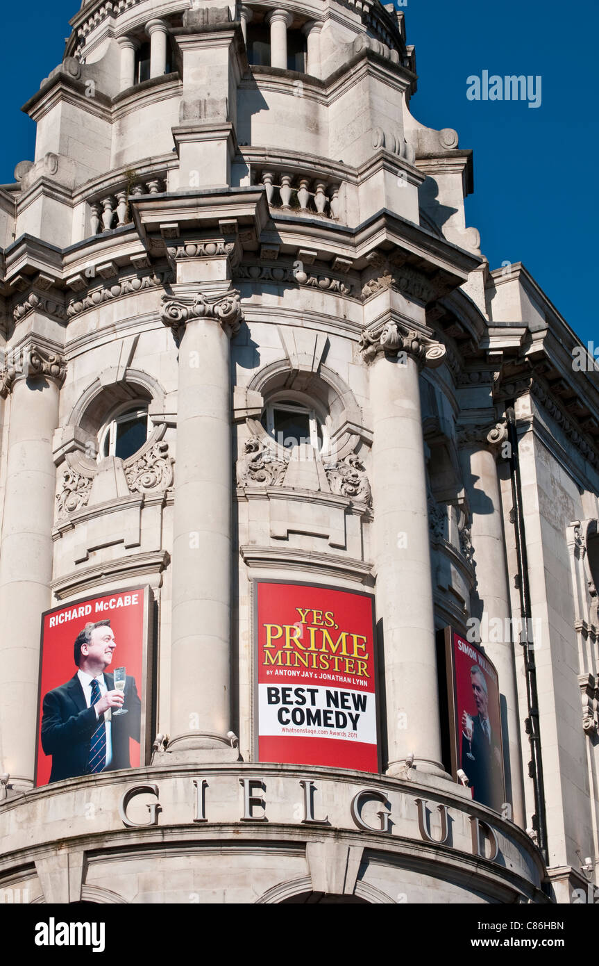 Gielgud Theatre montrant Oui Premier ministre sur Shaftesbury Avenue, London, United Kingdom Banque D'Images