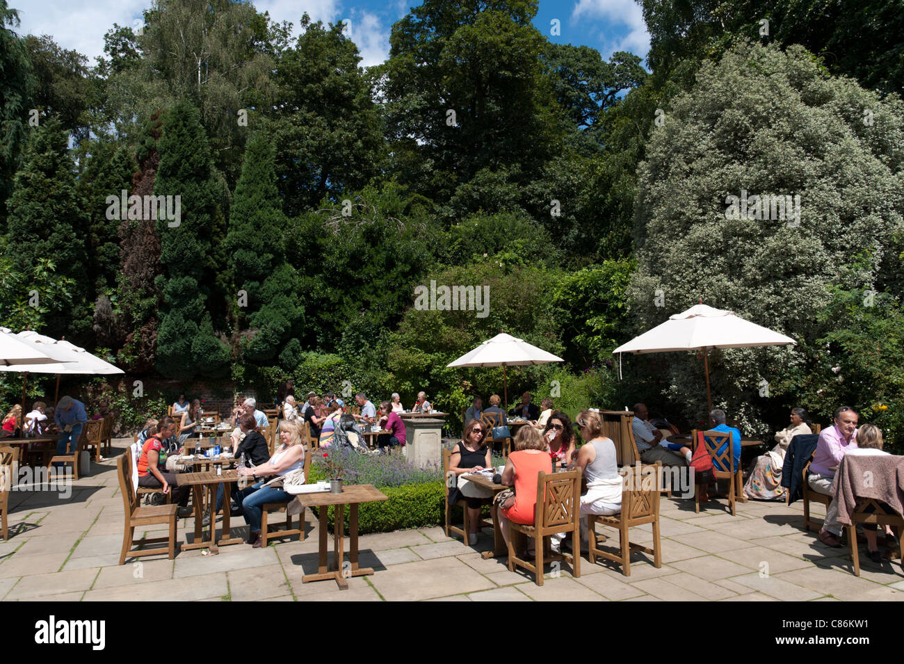 Jardin de la brasserie Cafe de Kenwood House, Hampstead Heath, London, England, UK Banque D'Images
