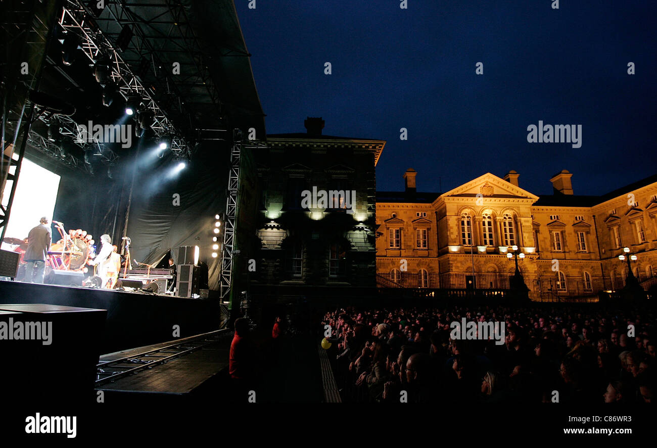 BELFAST, ROYAUME UNI - 11 août : The Flaming Lips effectuer au jour un de Belsonic à Custom House Square le 11 août 2008 à Belfast, en Irlande du Nord. Banque D'Images