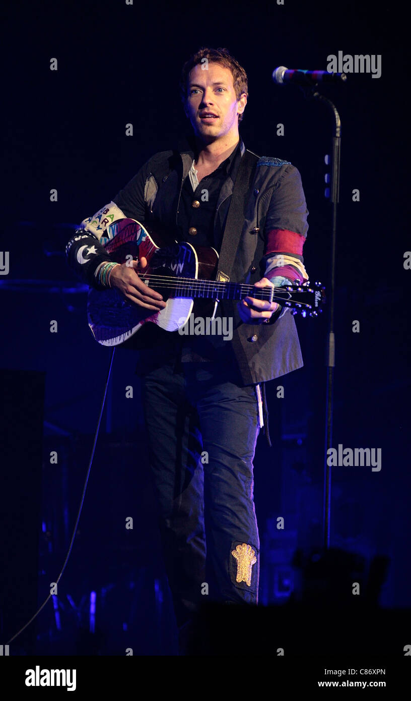 BELFAST, ROYAUME UNI - 19 DÉCEMBRE : Chris Martin de Coldplay lors d'Odyssey Arena le 19 décembre 2008 à Belfast, en Irlande du Nord. Banque D'Images