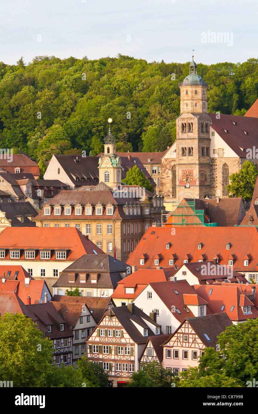 Allemagne, Bade-Wurtemberg, Schwabisch Hall, vue du paysage urbain avec St. Banque D'Images