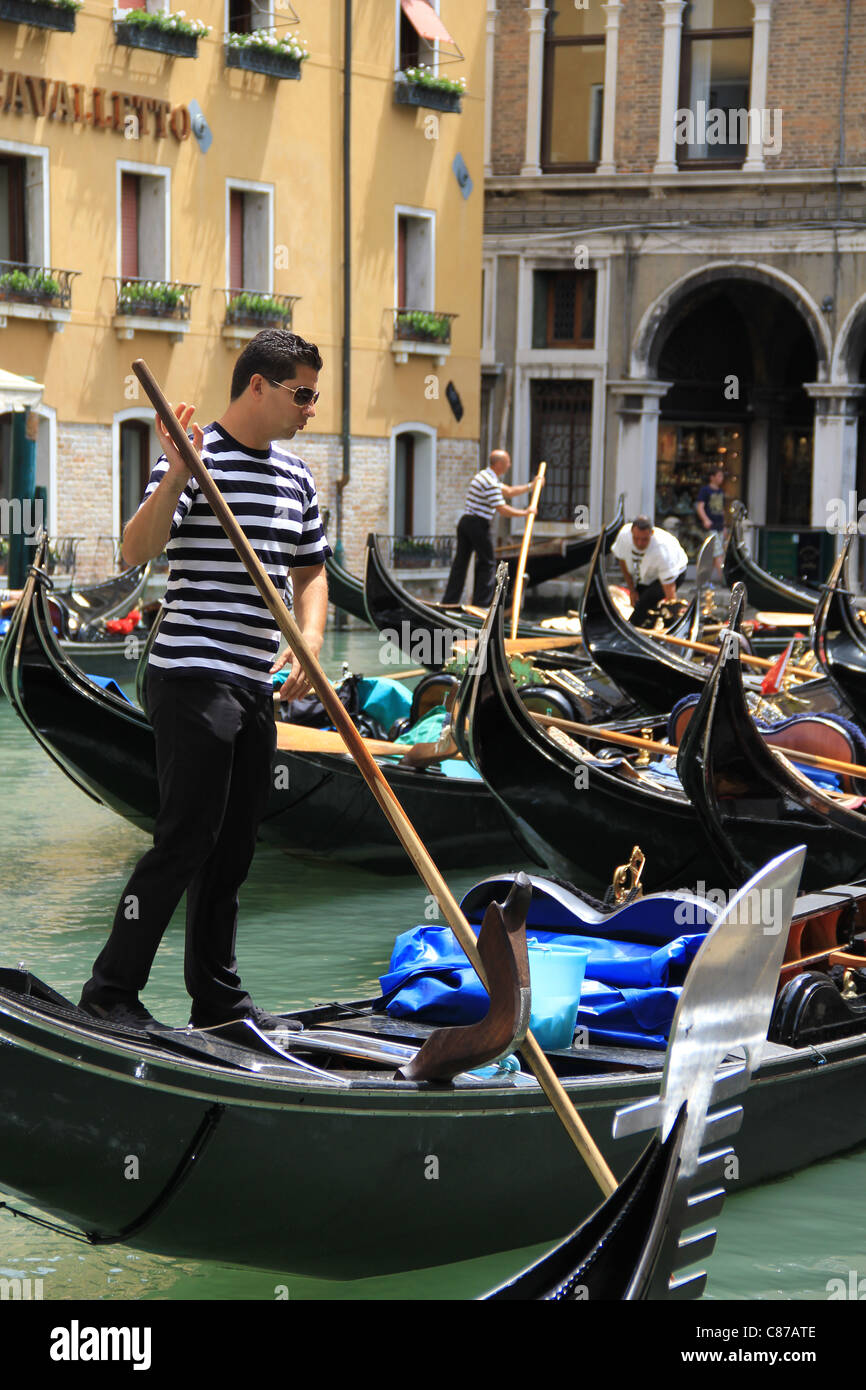 Gondoliers Venise Italie Banque D'Images