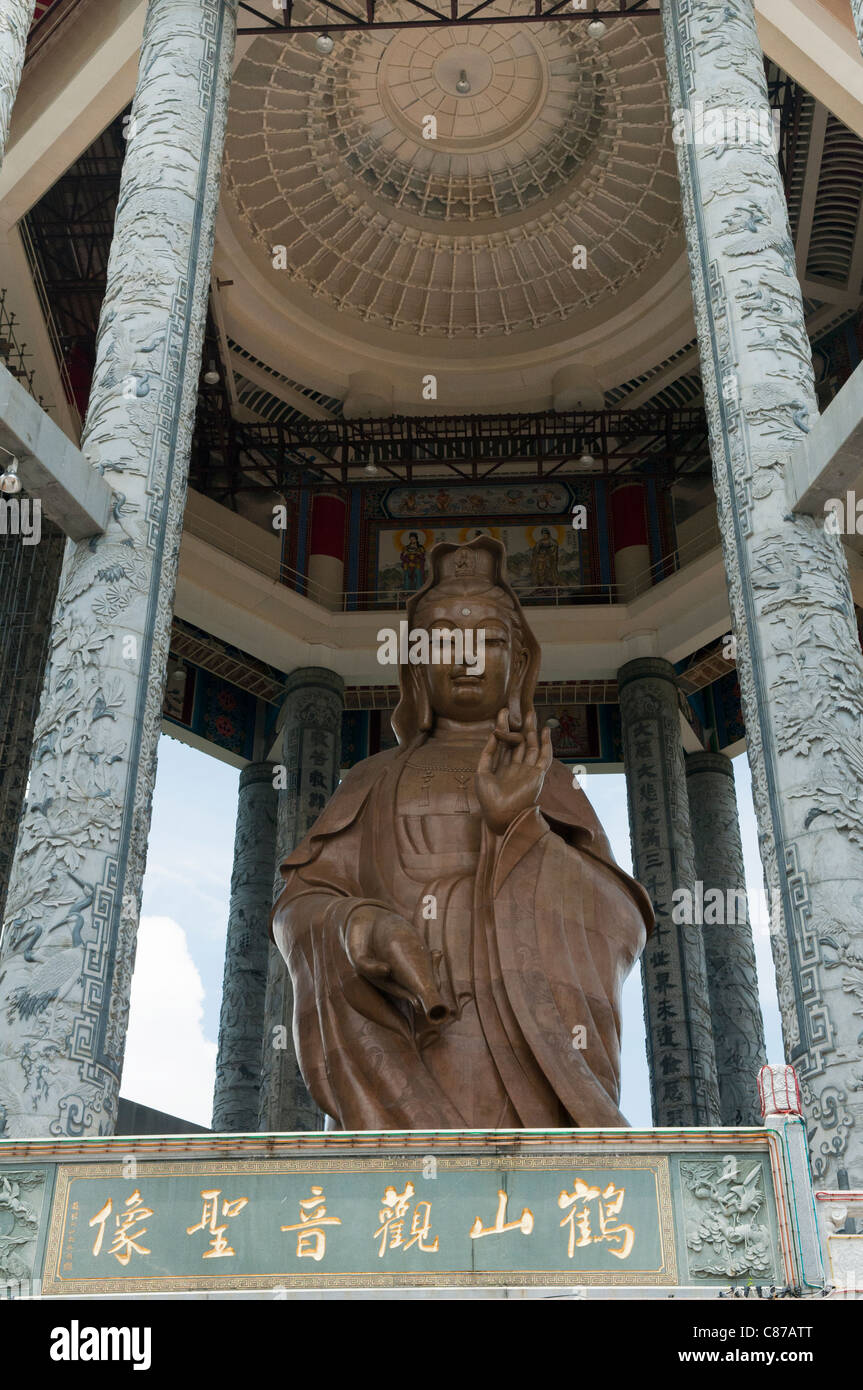 Statue de Guan Yin Déesse de la Pitié au Temple de Kek Lok Si à