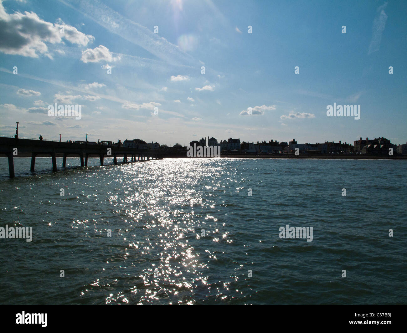 Journée d'été en UK ville côtière de traiter dans le Kent Banque D'Images