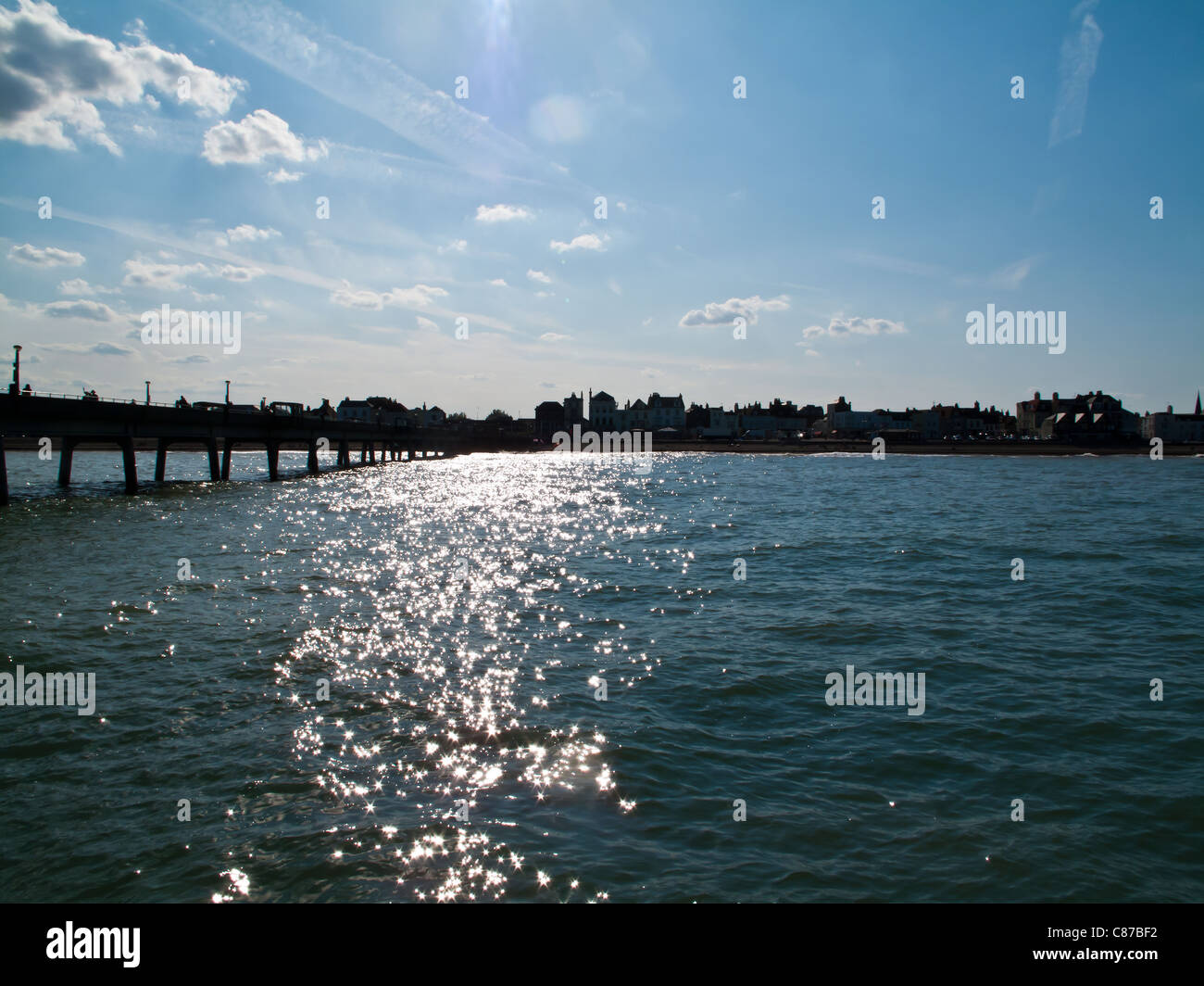 Journée d'été en UK ville côtière de traiter dans le Kent Banque D'Images