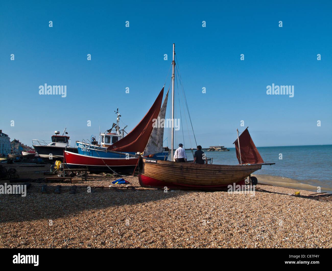 Journée d'été en UK ville côtière de traiter dans le Kent Banque D'Images