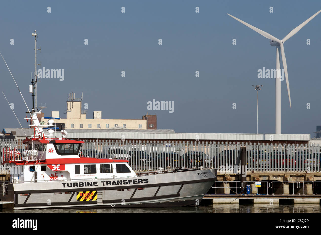 Bateau à moteur utilisé dans le secteur éolien offshore, Lowestoft, Suffolk, UK. Banque D'Images