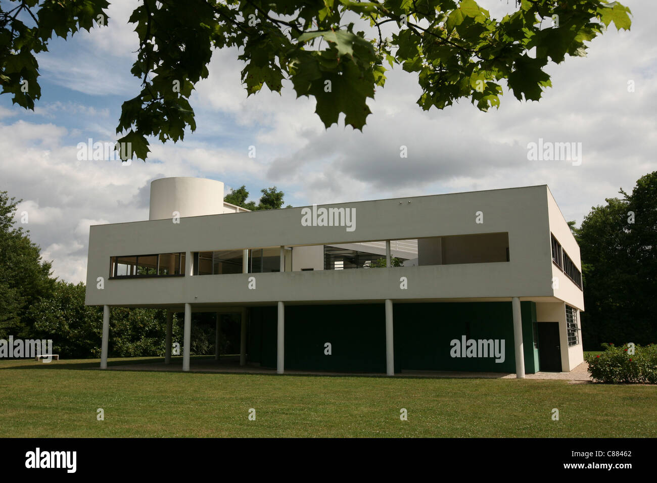 Villa Savoye par l'architecte Le Corbusier à Poissy près de Paris, France. Banque D'Images